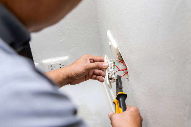 Best Emergency Electrical Repair  in Harbor Bluffs, FL