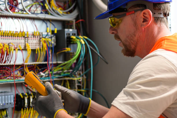 Best Emergency Electrician Near Me  in Harbor Bluffs, FL