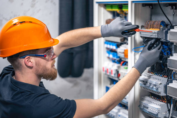 Best Affordable Emergency Electrician  in Harbor Bluffs, FL